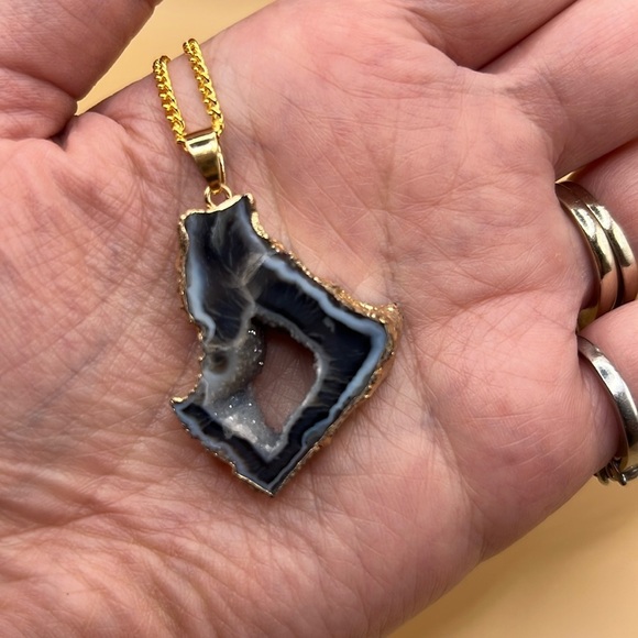 Druzy Orca Agate Pendant Gold Electroplated Necklace - Picture 3 of 6